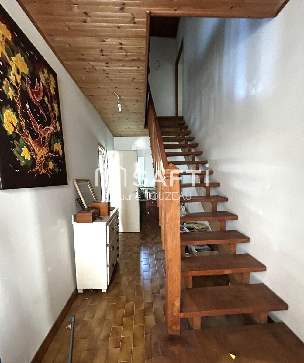 Vente Maison Maison en pierre beaux volumes jardin arboré authenthique et paisible fort potentiel centre ville bord de mer Vaire