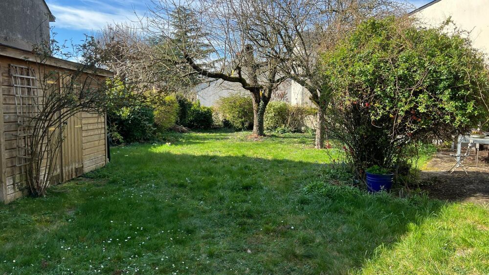 Secteur Bannier Nord : Caractère et volume pour cette maison bourgeoise 1900 avec jardin et bon DPE