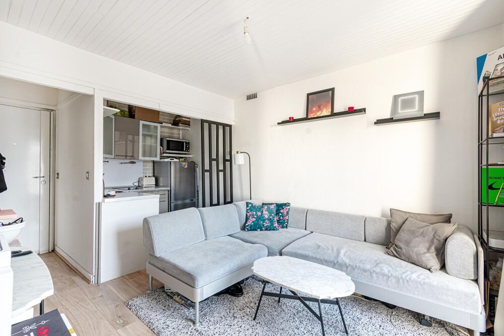 Appartement 2 pièces de 29 m² à Saint-Maurice  Emplacement idéal au pied des commerces !