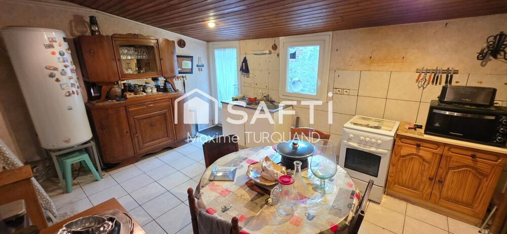 Vente Immeuble Ensemble immobilier comprenant 2 logements dont 1 loué + terrains + dépendances. Saint-mesmin