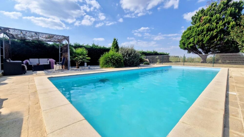 Maison avec piscine au calme