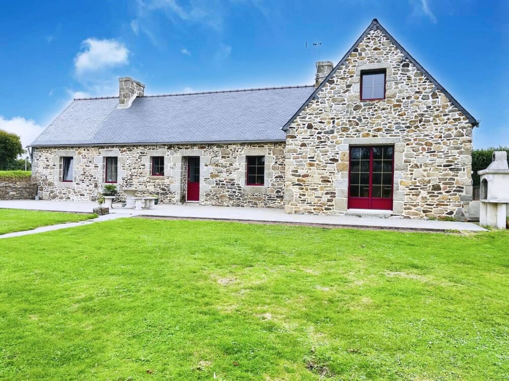 Vente Maison Ensemble immobilier de caractère comprenant une longère, un gîte et une maison à rénover, à 30 minutes de Lannion et proche de l Bégard