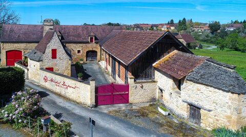   Ici, chaque pierre murmure le pass� et accueille votre avenir. Maison - 4 pi�ce(s) - 250 m�