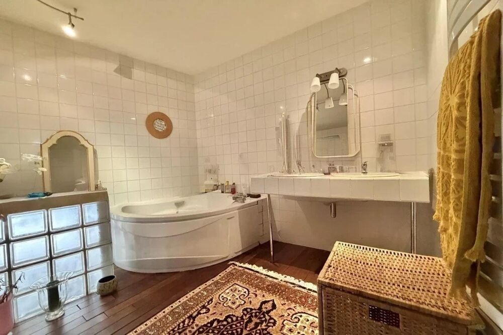 Vente Appartement Magnifique loft avec espace garage et caves voutées en pierres à Bordeaux Bordeaux