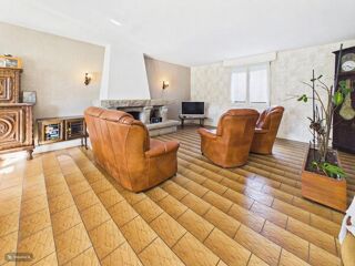 Vente Maison Maison familiale de 170 m² avec dépendance sur un terrain de 2 480 m² Lanmeur