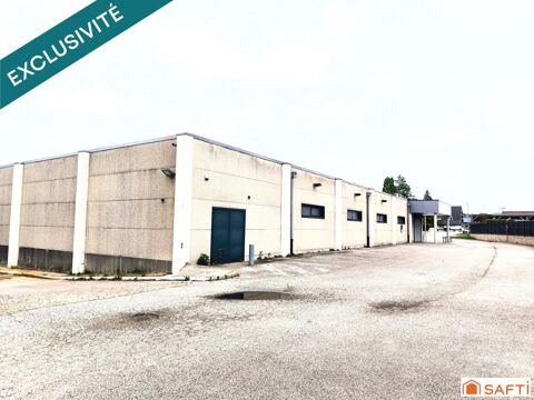   Vaste local commercial libre d'occupation, modulable pour diverses activités, dans un emplacement de choix 