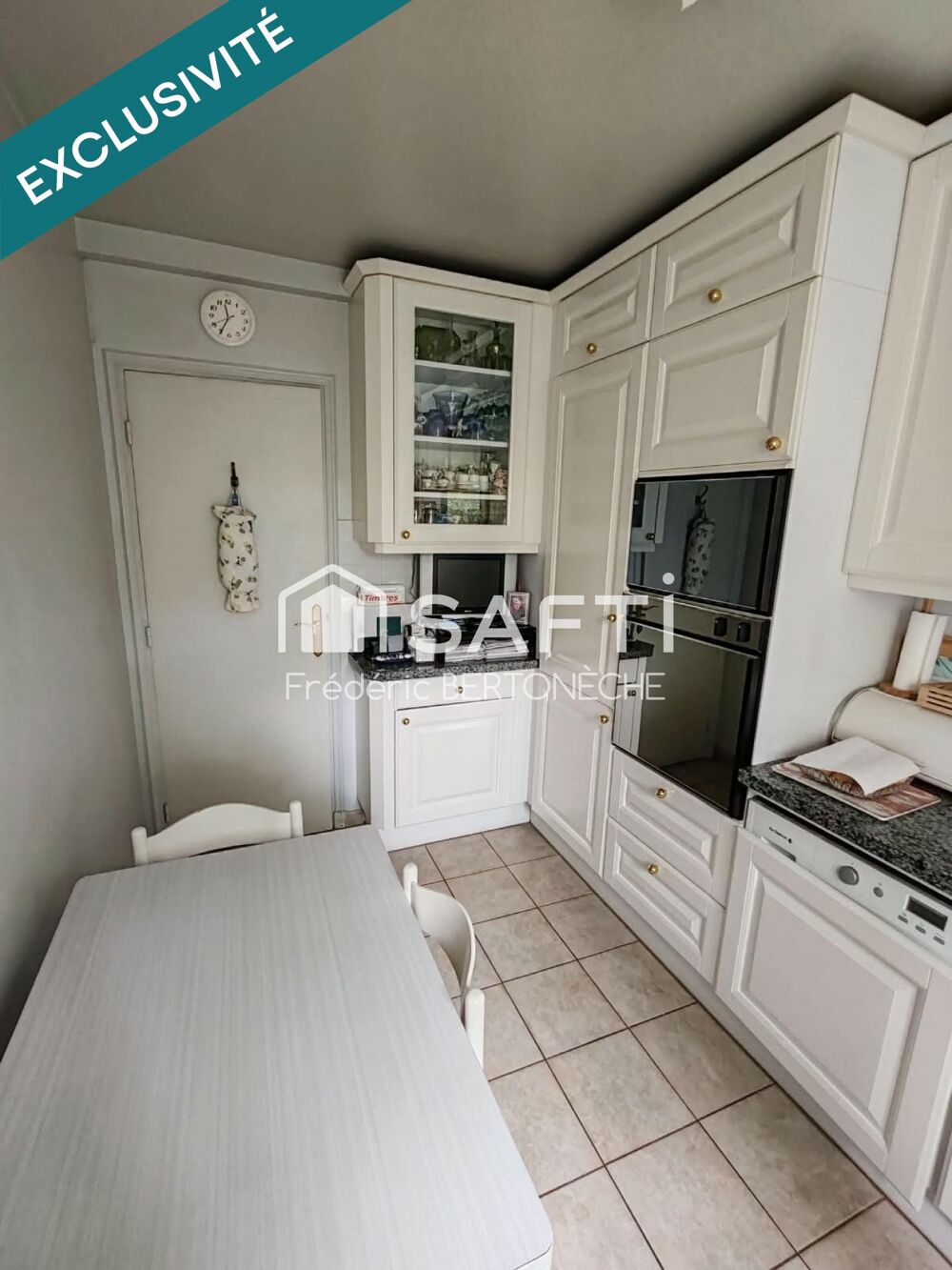 Vente Appartement Appartement dans une résidence sécurisé avec parking couvert, au coeur d'un secteur recherché. Courbevoie