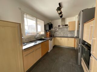  Maison  vendre 8 pices 181 m