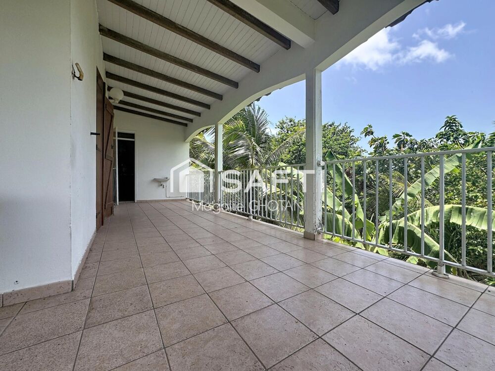 Villa exceptionnelle de 132m2 et son terrain de 1328m2 au Moule