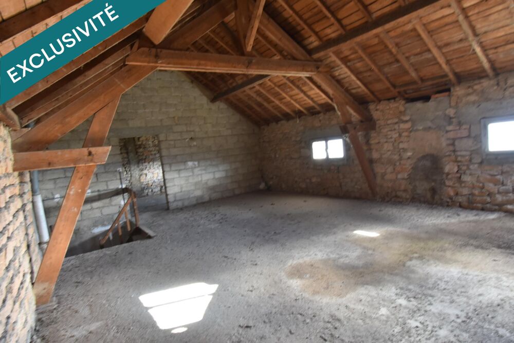 Vente Maison Idéalement située avec une vue magnifique sur le vignoble, cette maison  à rénover offre de multiples perspectives Saint-amour-bellevue