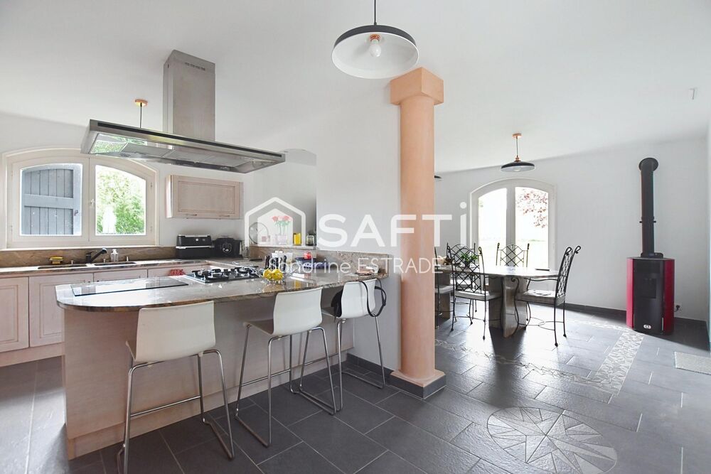 Vente Maison Belle maison familiale avec piscine, dépendance et garages Montbrison