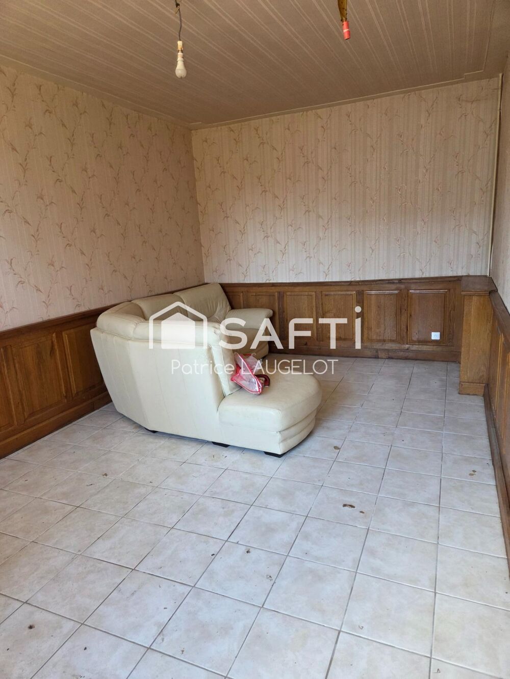Vente Maison Maison 2 chambres avec garage et beau potentiel Ligny-le-chatel