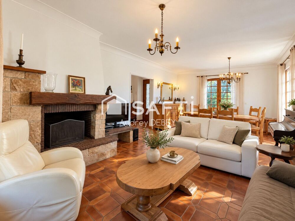Vente Maison SANARY-SUR-MER – BEAUCOURS | UNE ADRESSE PRIVILÉGIÉE, LE CALME ABSOLU ET LES PLAGES À PIED Sanary-sur-mer