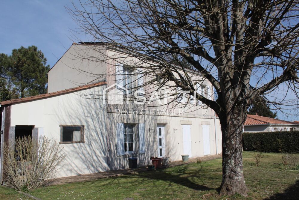 Vente Maison Coup de cœur assuré pour cette lumineuse maison de 135 m² avec suite parentale, terrasse couverte  et agréable terrain clos et p Saint-genis-de-saintonge