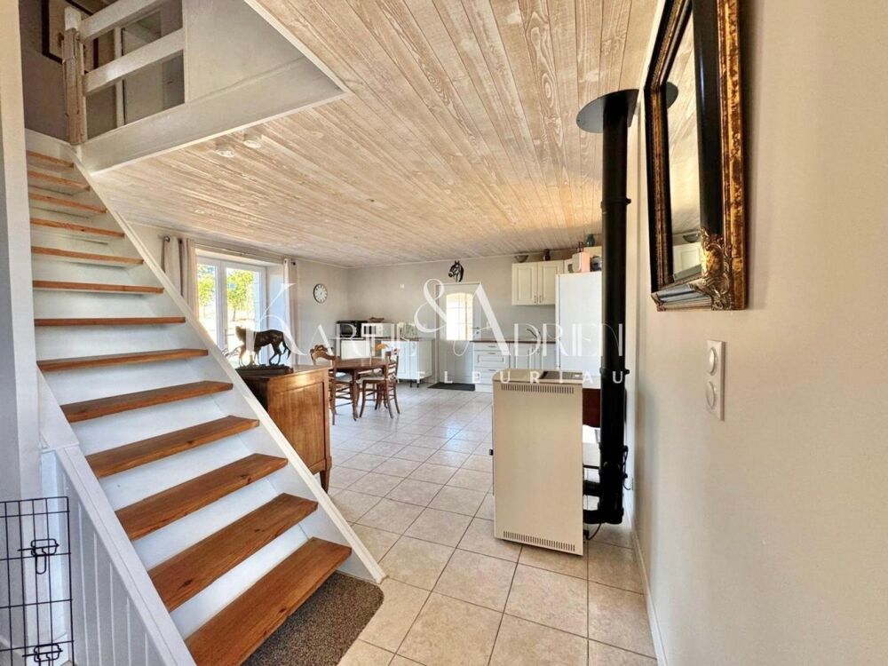 Vente Maison CHARMANTE MAISON EN PIERRE LUMINEUSE , 3 CHAMBRES ,PRÉAU,GARAGE ET ÉCURIE Puy-de-serre