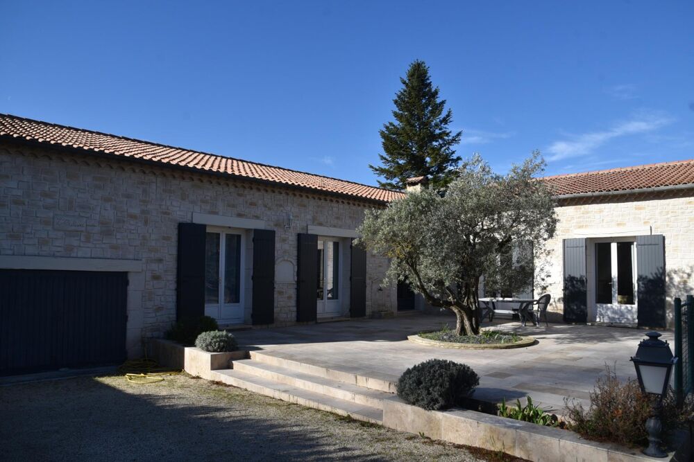 Vente Maison Villa de plain pied avec 5 chambres et une piscine sans vis à vis et au calme. Loriol-du-comtat