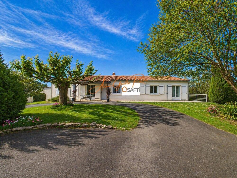 Vente Maison Propriété familiale de 312 m² avec parc et piscine, en quartier résidentiel Saint-savinien