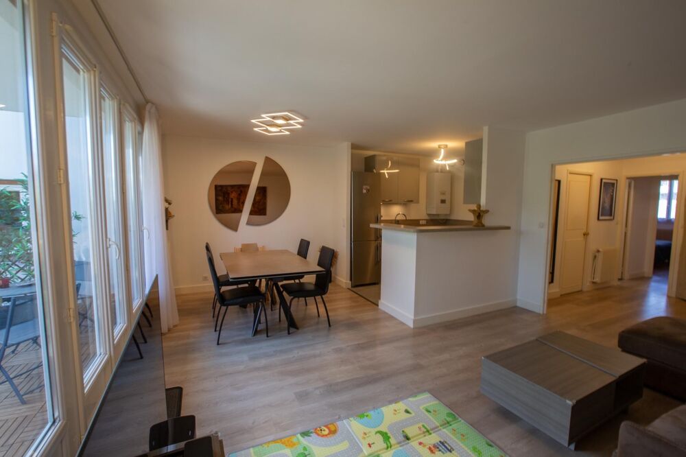 Vente Appartement LE MESNIL-SAINT-DENIS - SUPERBE 3-PIÈCES RÉNOVÉ AVEC TERRASSE, PARKING ET CAVE Le mesnil-saint-denis