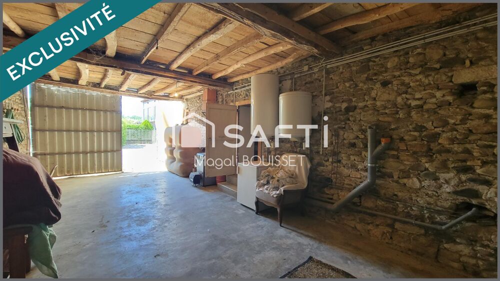 Vente Maison Maison T6 de 172m², cinq chambres dont une en rez-de-chaussée et sa salle d'eau. Une grange attenante et grenier, jardin et terr Beauchalot