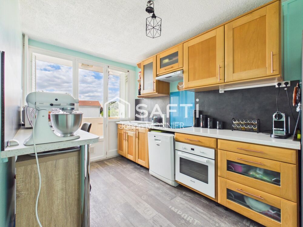 Vente Appartement Appartement T3 de 64 m2 fonctionnel, 2 balcons, garage dans une résidence sécurisée à deux pas du centre ville Villefranche-sur-saône