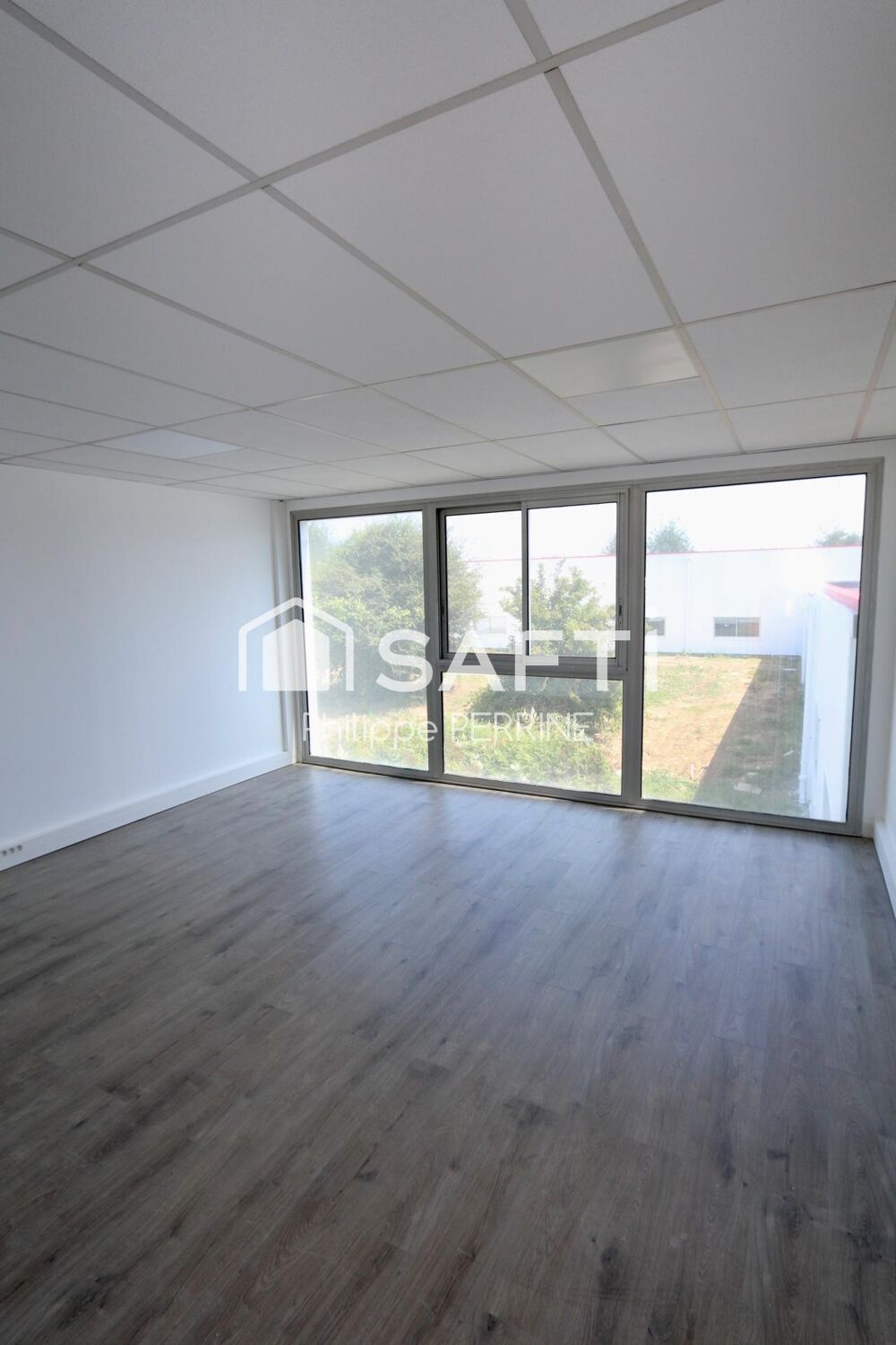   Bureaux de 47 m2 en RDC rénové à la vente ou à la location Douvres-la-delivrande