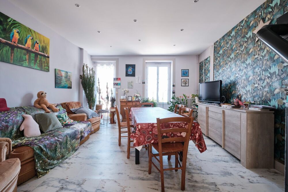 Maison avec jardin, à proximité du centre-ville