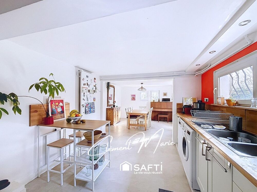Vente Maison Maison individuelle de 156 m2 avec 5 chambres sur un terrain de 398 m2, garage et dépendance. Combs-la-ville