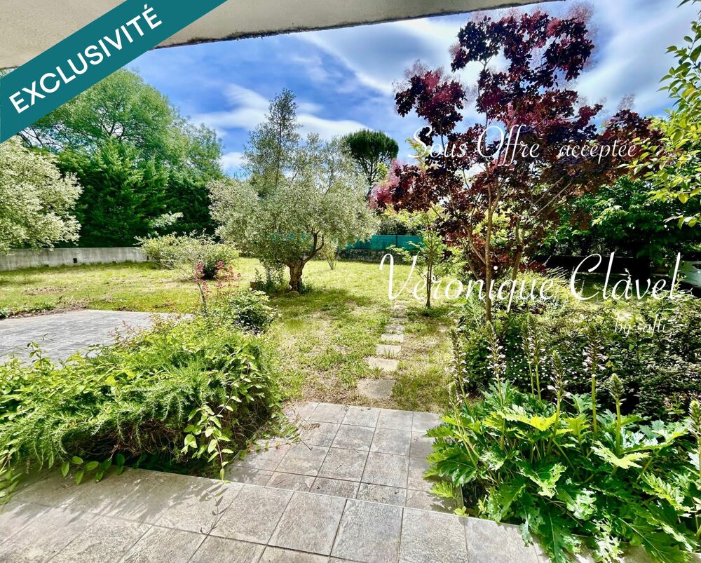 Propriété de 220m2 posée sur un terrain arboré de 1256m2 au calme