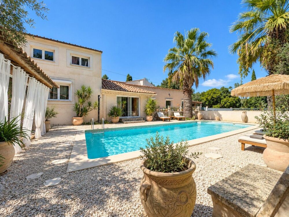 Vente Maison Mazet rénové, piscine et beaux volumes Nimes