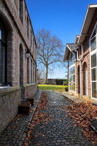  Maison � vendre 15 + pi�ces 560 m�