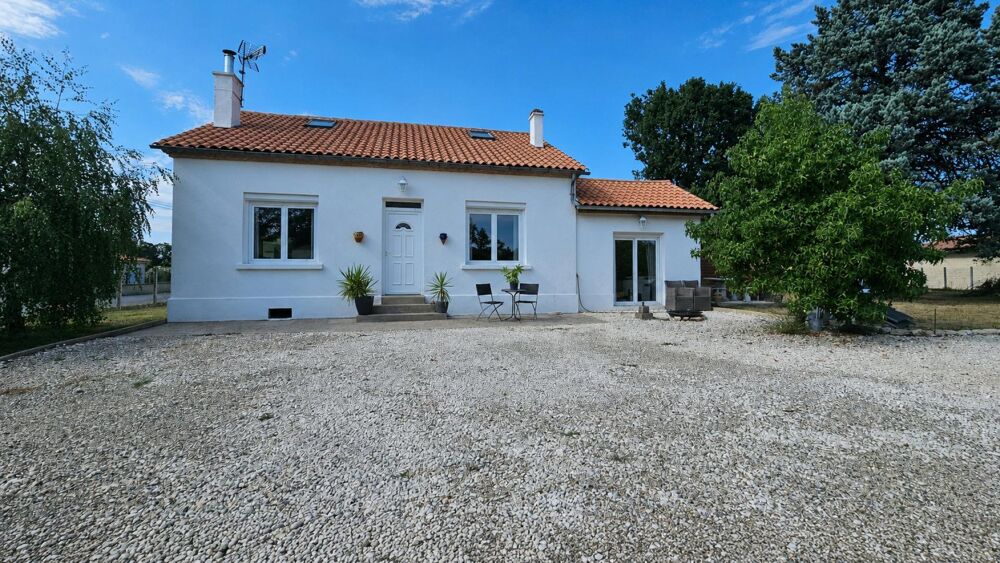 Maison en pierre avec beau potentiel
