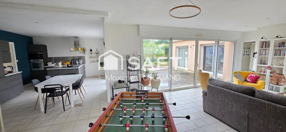 Pavillon plain-pied, 2007, 3 chambres, 1100m² de terrain + double garage.