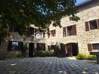  Maison  vendre 7 pices 380 m