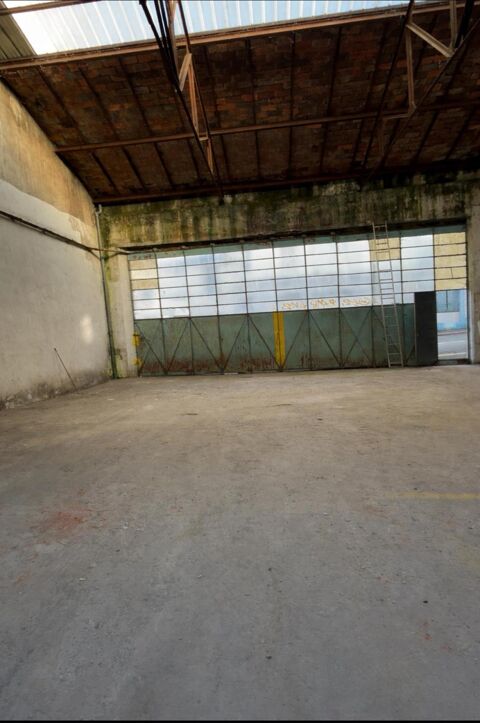 D&eacute;p&ocirc;t 400 m2 &agrave; St Etienne 228160 42100 Saint-etienne