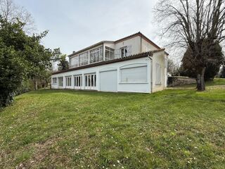  Maison à vendre 15 + pièces 550 m²