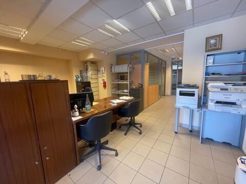 Rodez – Local professionnel / Bureaux de 120 m&sup2; 149000 12000 Rodez