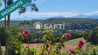 Vente Maison Corps de ferme avec vue imprenable sur les montagnes, à rénover avec fort potentiel, hangar et atelier, terrain de 6440m². Aulon