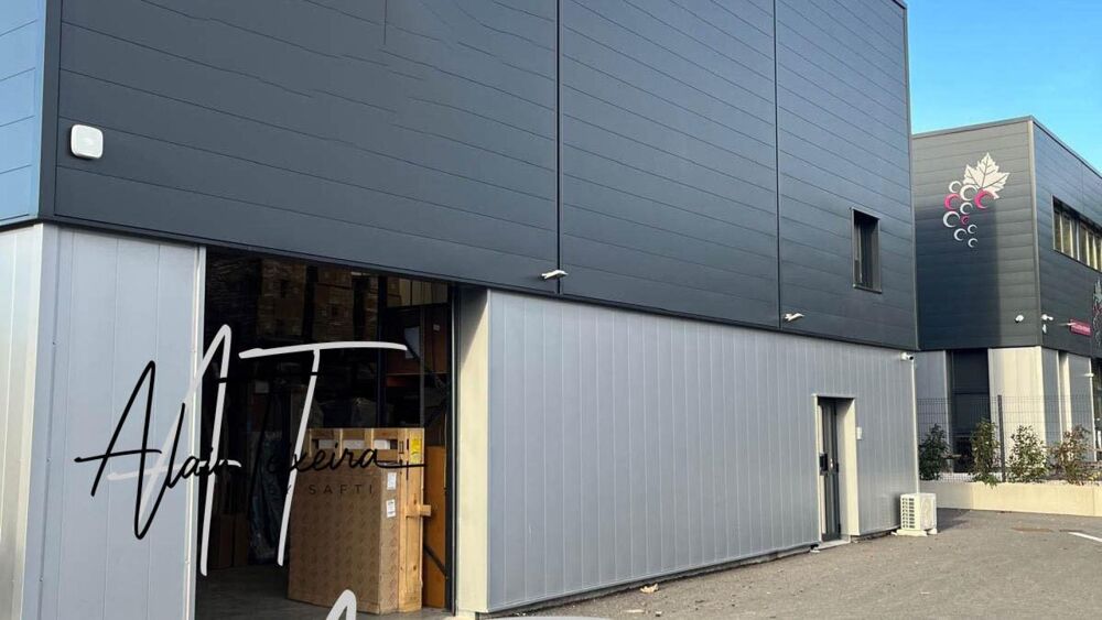   Local commercial de 820 m² quasi neuf 