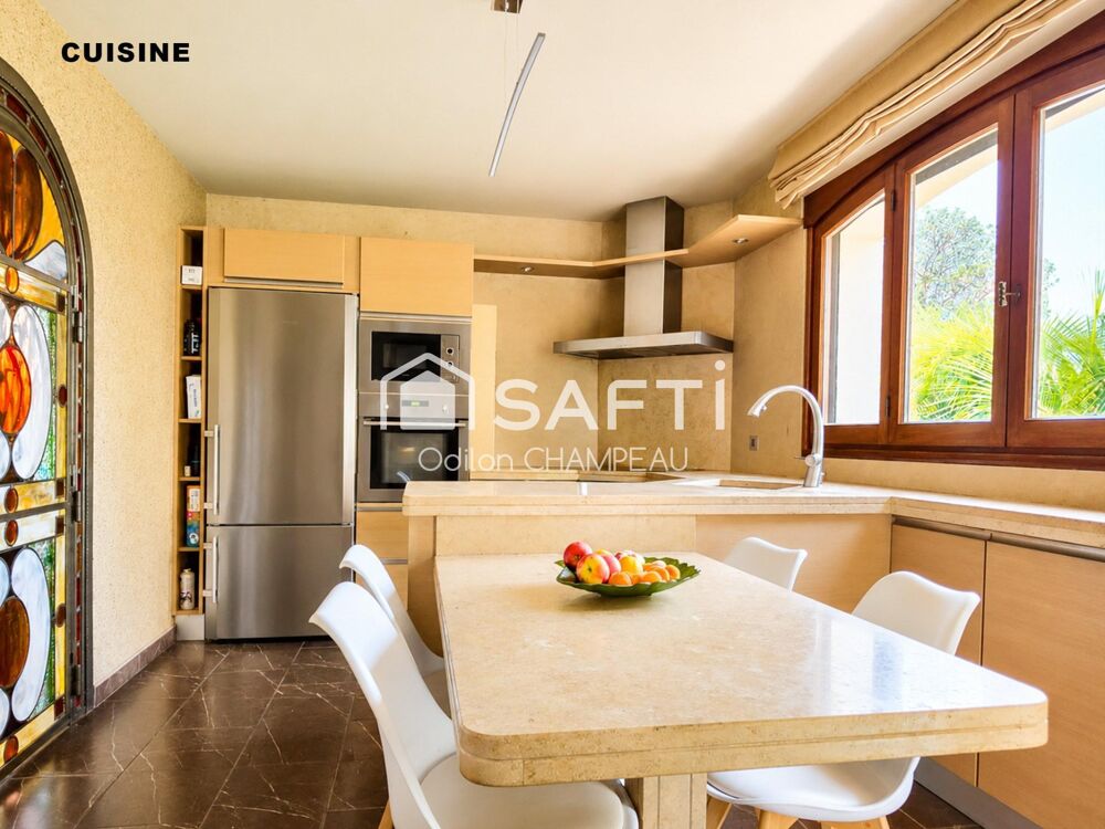 Maison T5 de standing de 138m2 + sous-sol aménagé avec piscine