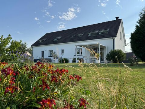   Maison familiale de 185 m² – 6 chambres – À 10 minutes de Buchy Maison - 8 pièce(s) - 185 m²