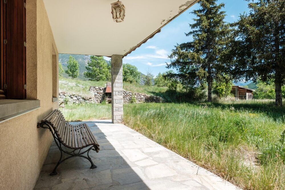 Propriété à fort potentiel avec vue panoramique