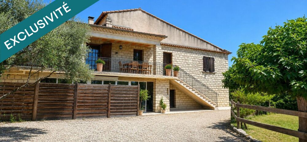 Opportunité exceptionnelle ! Découvrez cette propriété composée de 3 appartements sur un terrain de 5 371 m². Un bien polyvalent