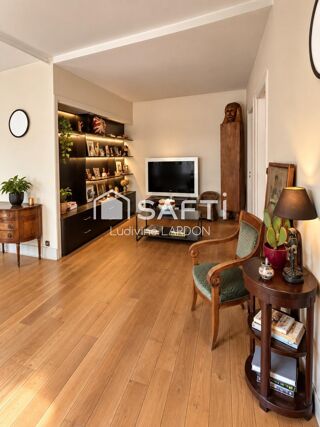  Maison à vendre 10 pièces 379 m²