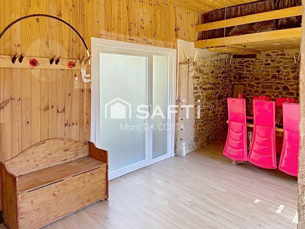 Vente Maison 225 m² habitables, nombreuses chambres, cour intérieure. Possibilité de diviser. Chevrières