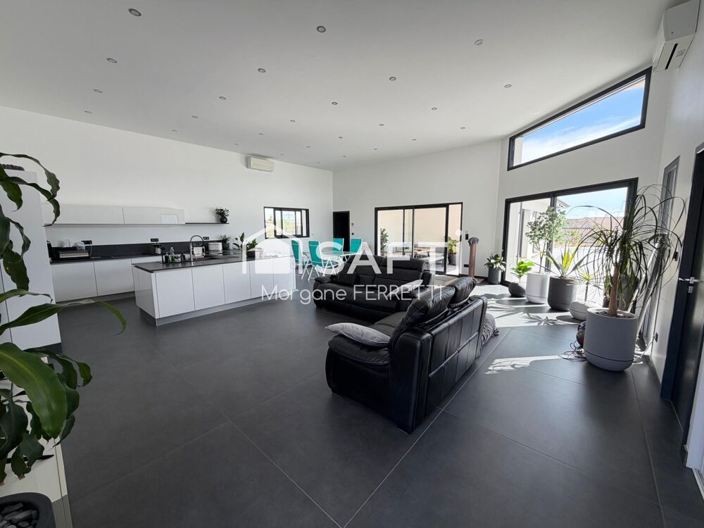VILLA PLAIN-PIED 194 M² AVEC GARAGE ET PISCINE SUR TERRAIN DE 2195 M²