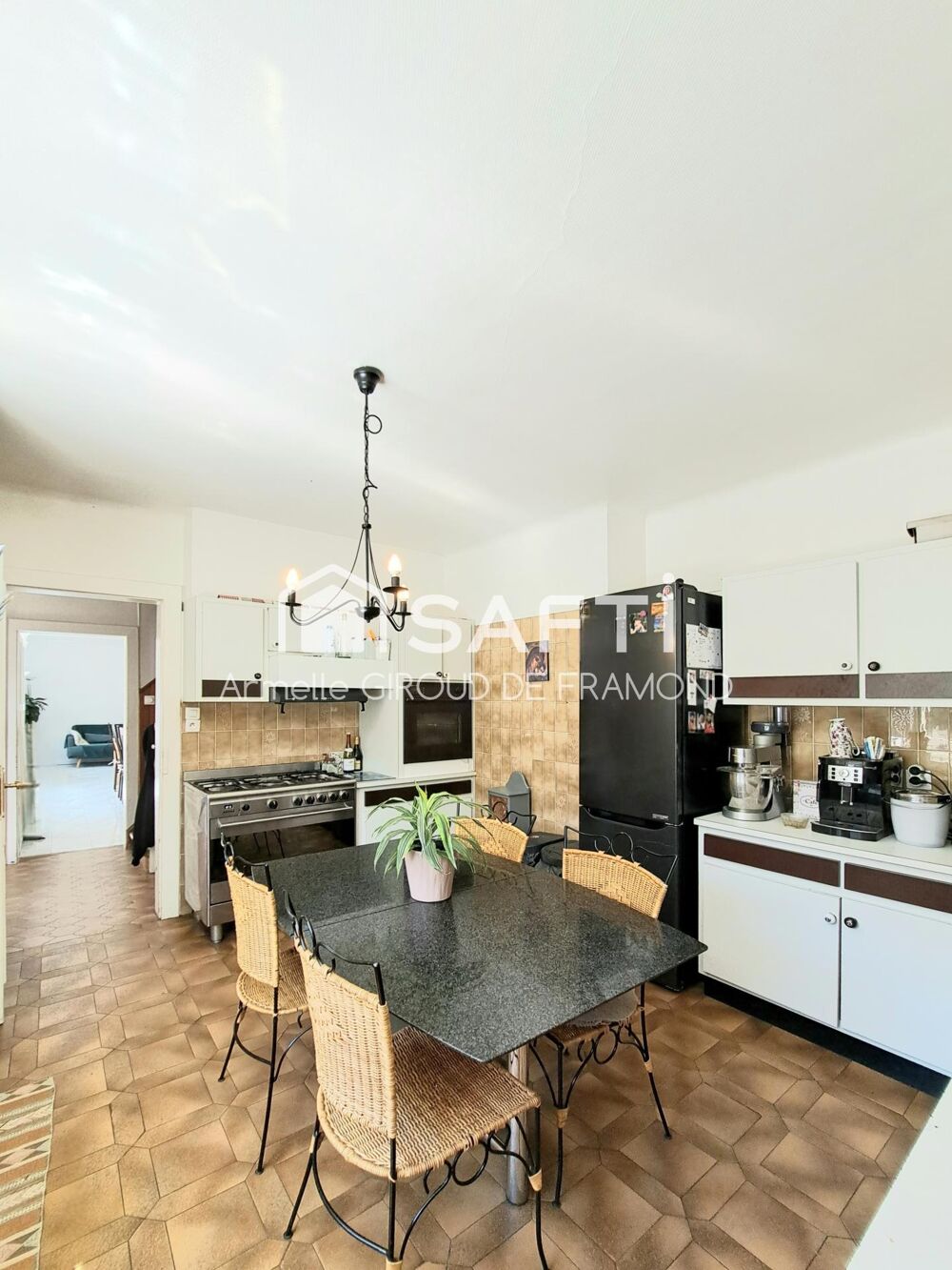 Vente Maison COUP DE CŒUR – BELLE MAISON DE CARACTÈRE AVEC PISCINE, JARDIN ET 4 GARAGES - SANS VIS-À-VIS ET ENVIRONNEMENT CALME EN PLEINE VIL Mulhouse