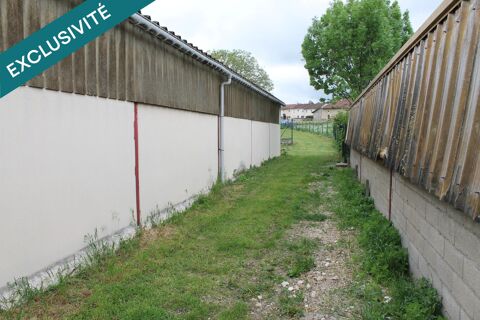   Batiment pouvant servir de stockage ou de commerce en très bon état 