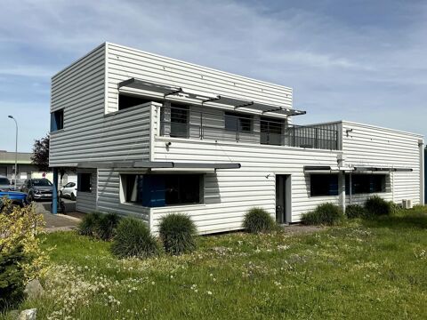   local commercial/artisannal, 300M² sur 1213 m² de terrain. 