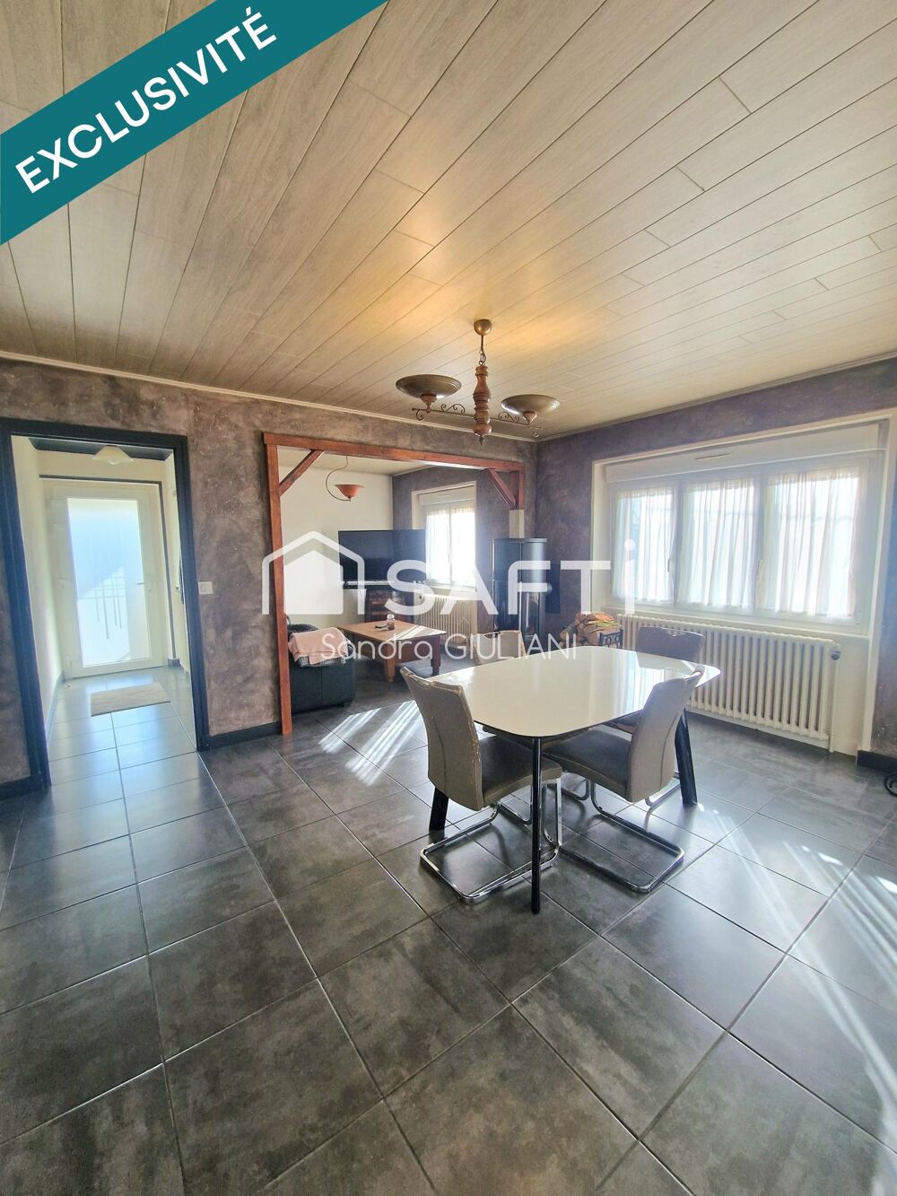 Maison individuelle avec 3 chambres et potentiel d'agrandissement, grand sous-sol, garage jardin et terrasse !