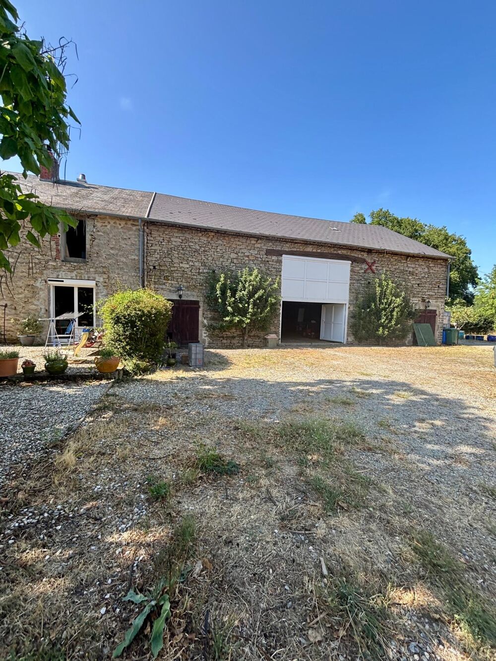 Vente Maison Maison au calme proche de toutes commodités et de la sortie d'autoroute Les grands-chézeaux